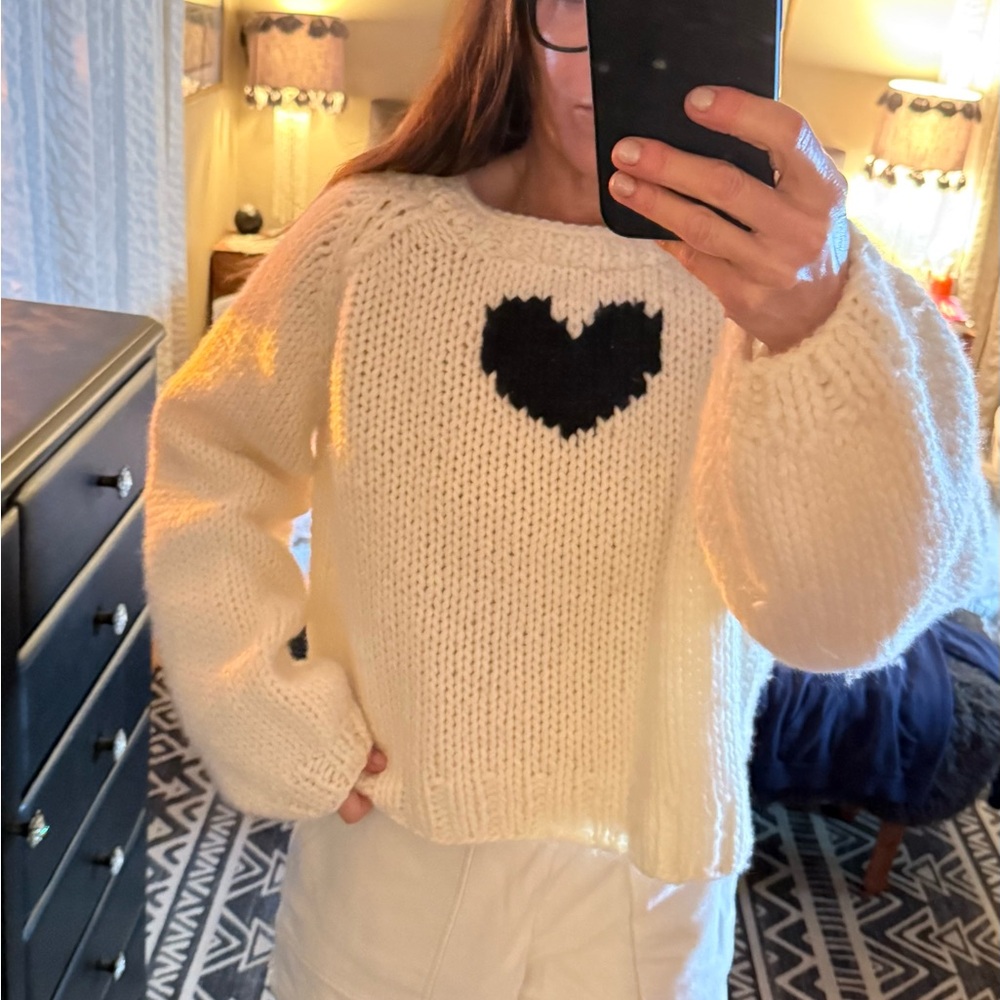 GOGO Cream Sweater with Black Heart